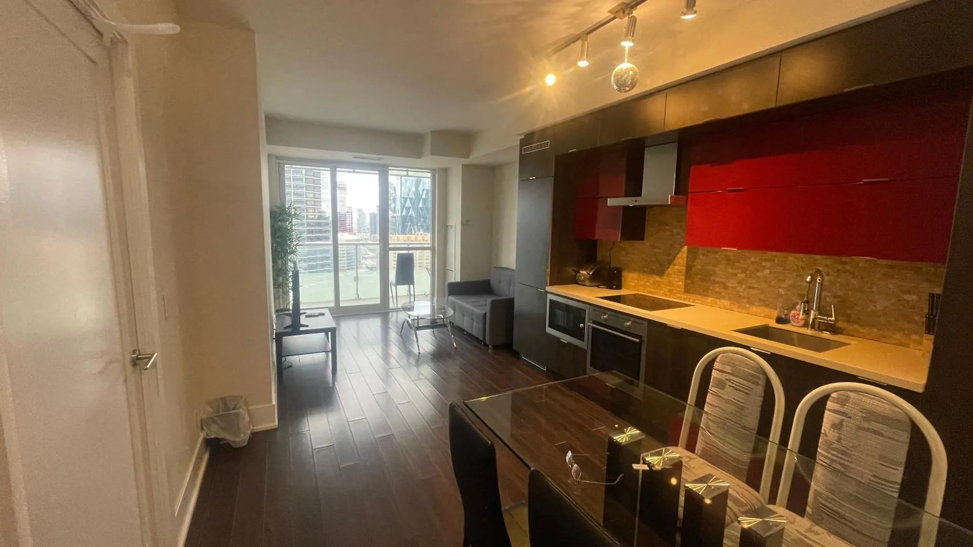 Ξενοδοχείο με διαμερίσματα Cn Tower Suite Τορόντο